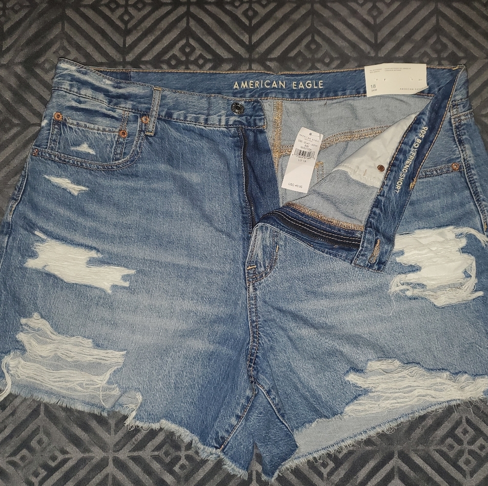 American Eagle 90s Boyfriend Shorts